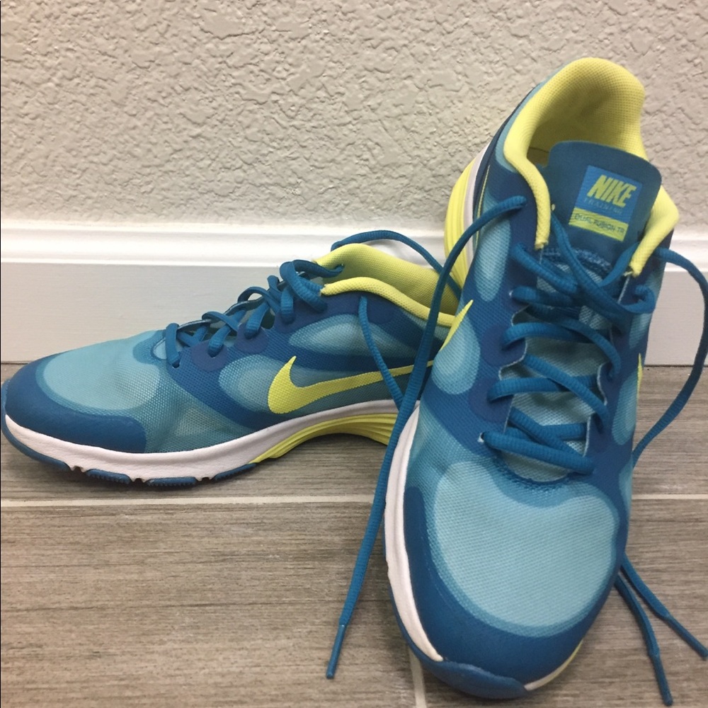 Nike Dual Fusion Trainers.